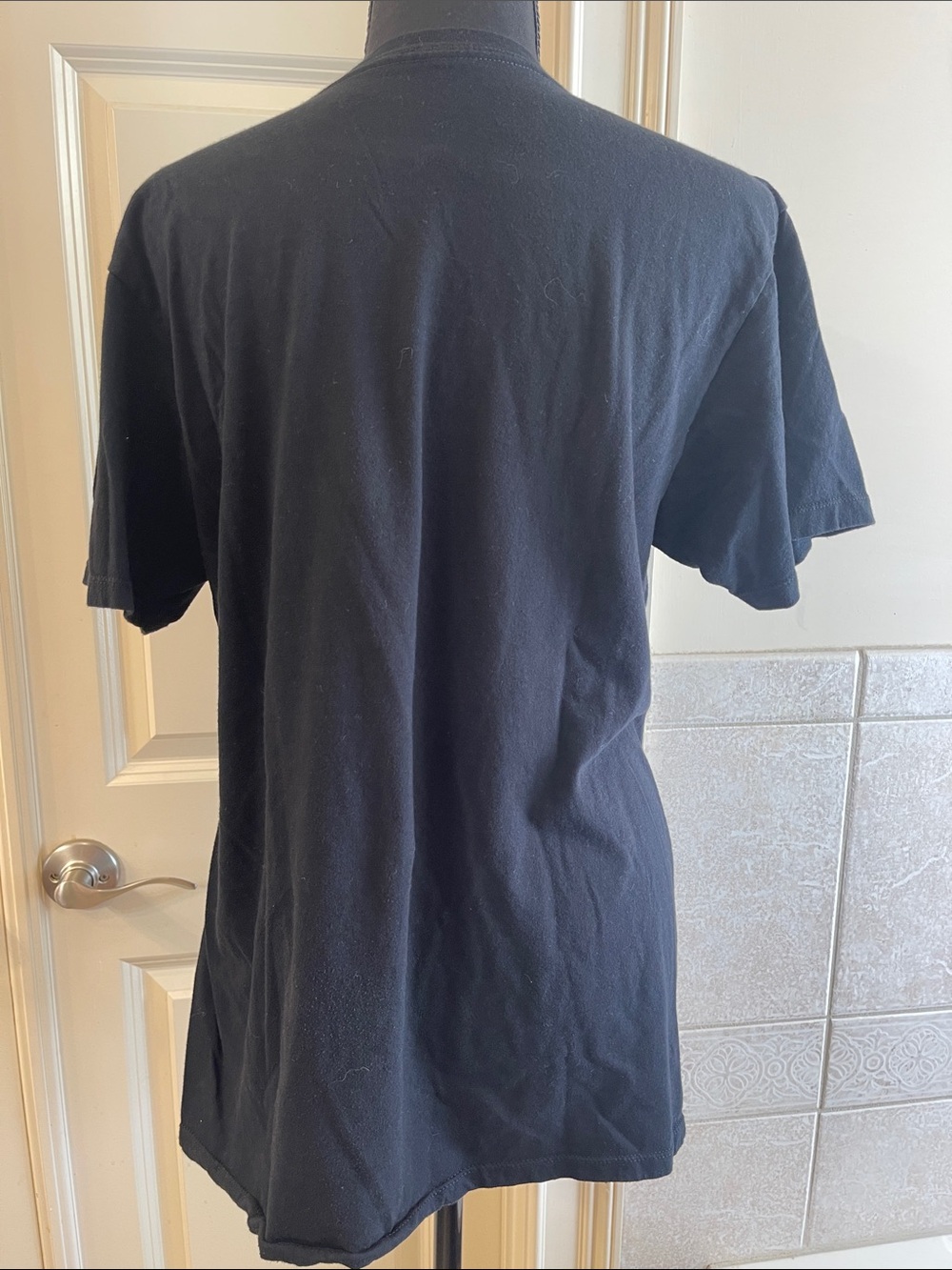Universal Orlando Halloween Horror Nights 2018 Black Graphic Tee - Picture 3 of 4